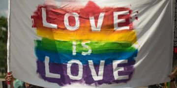 Giornata internazionale contro l’omofobia, le parole del Sindaco di Pomezia Adriano Zuccalà 